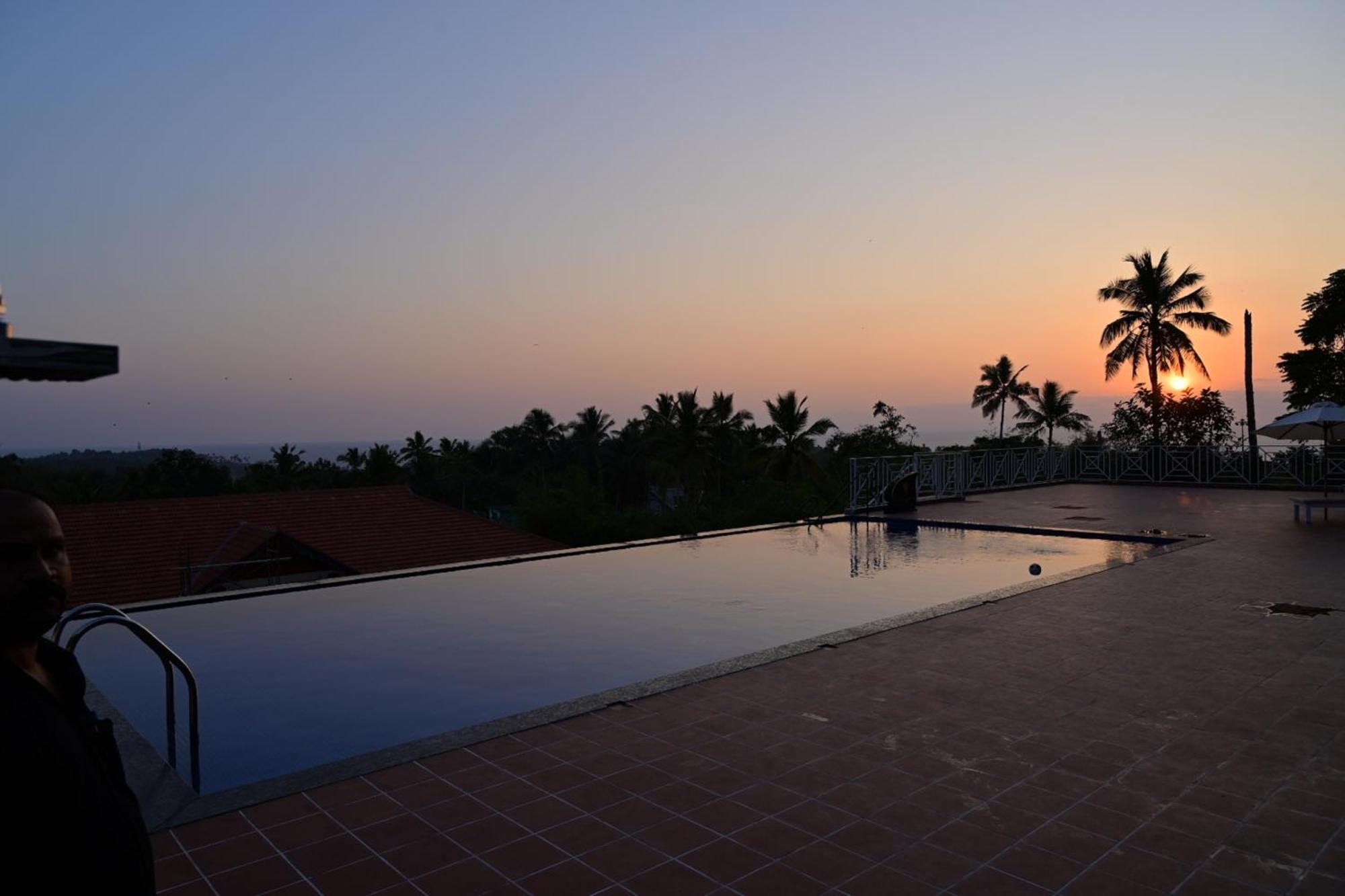 Aadisaktthi Leisure Resort, Kovalam Thiruvananthapuram Eksteriør billede
